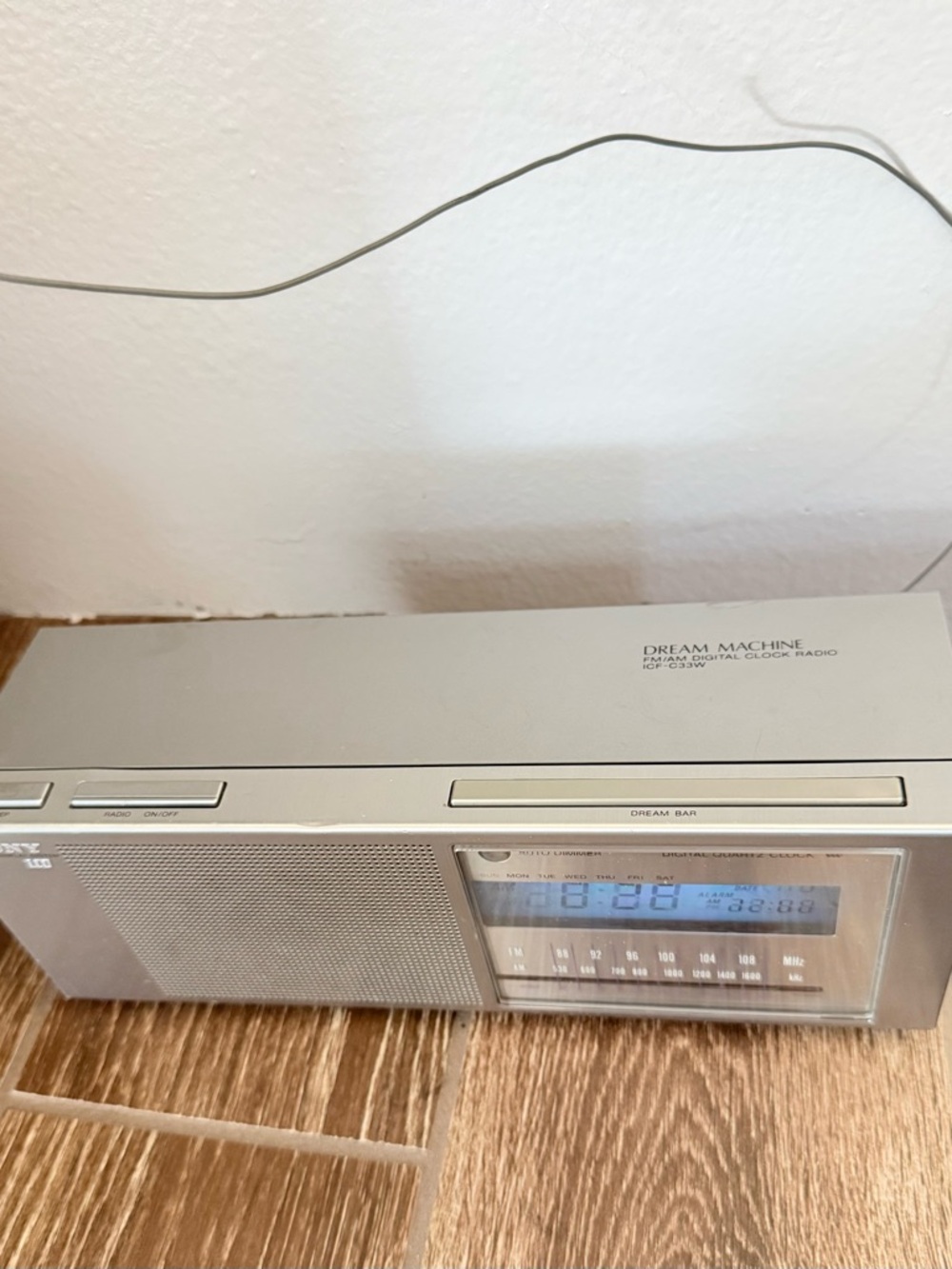 Sony dream machine ICF-C33W Am/ FM Digital Clock Radio Radio.Vibtage 1980’s